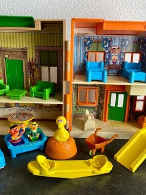 VINTAGE 1984 Playskool 123 Sesame Street Mr Hooper's Store Playhouse